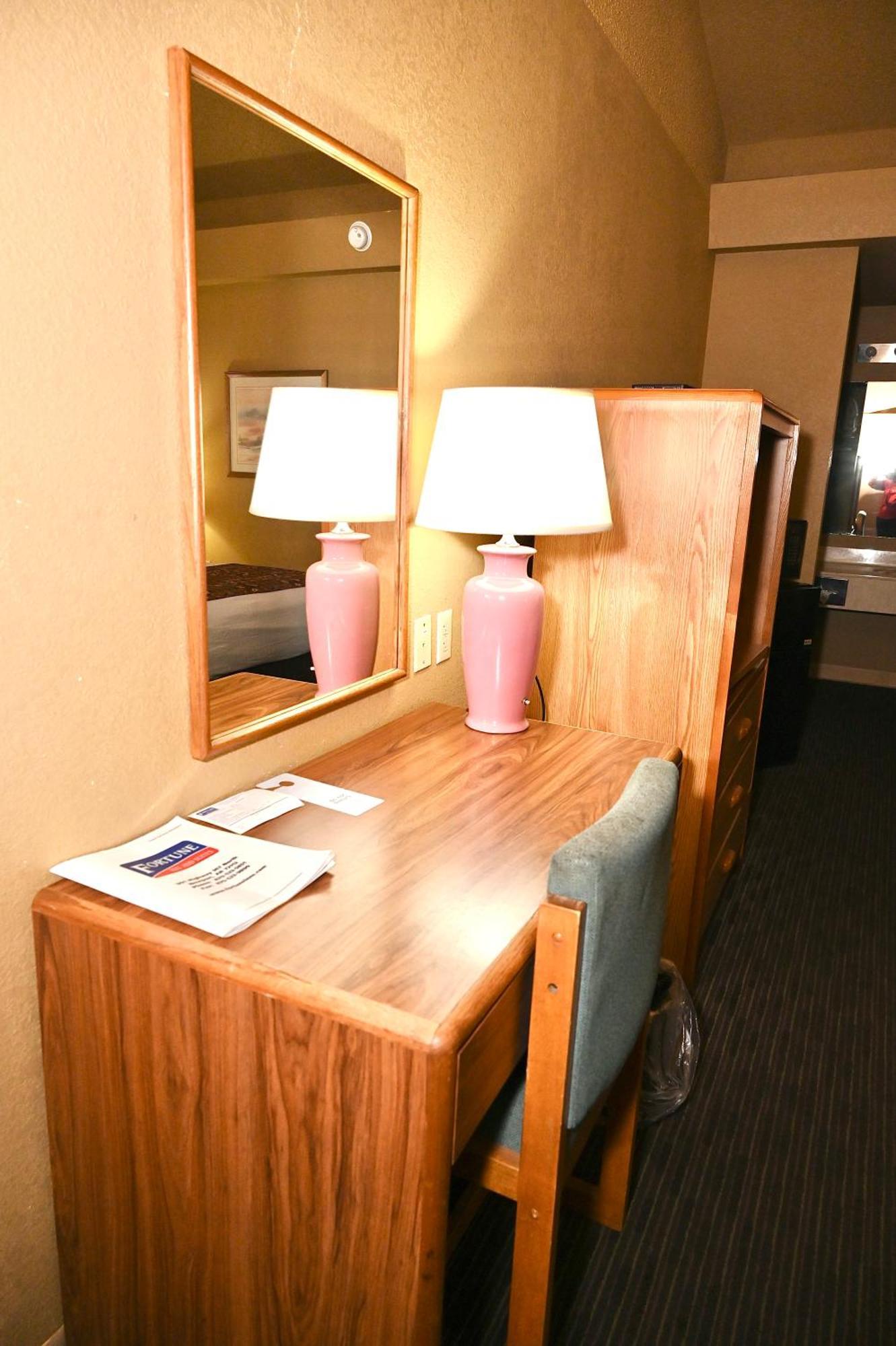 Fortune Inn & Suites 뉴포트 외부 사진
